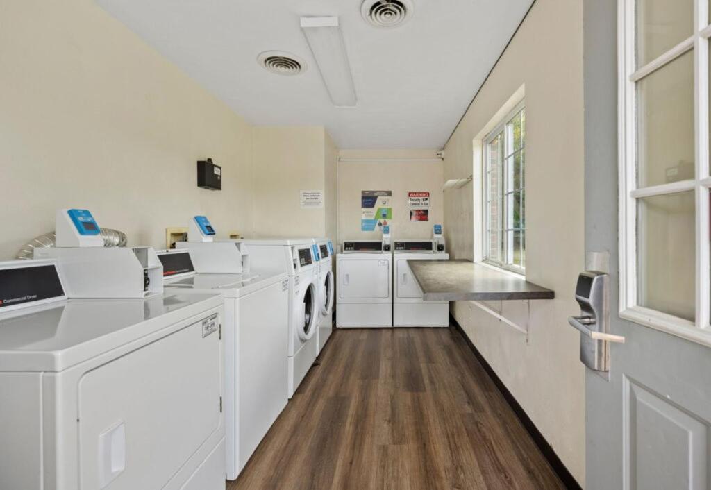Affordable Suites Graham Dış mekan fotoğraf